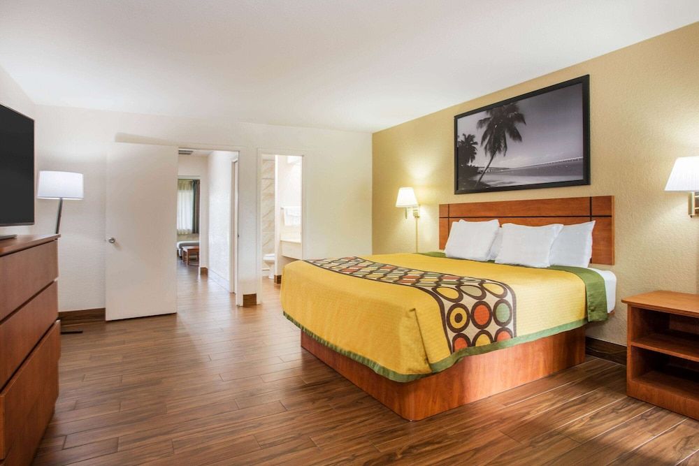 Suite, 1 King Bed, Non Smoking