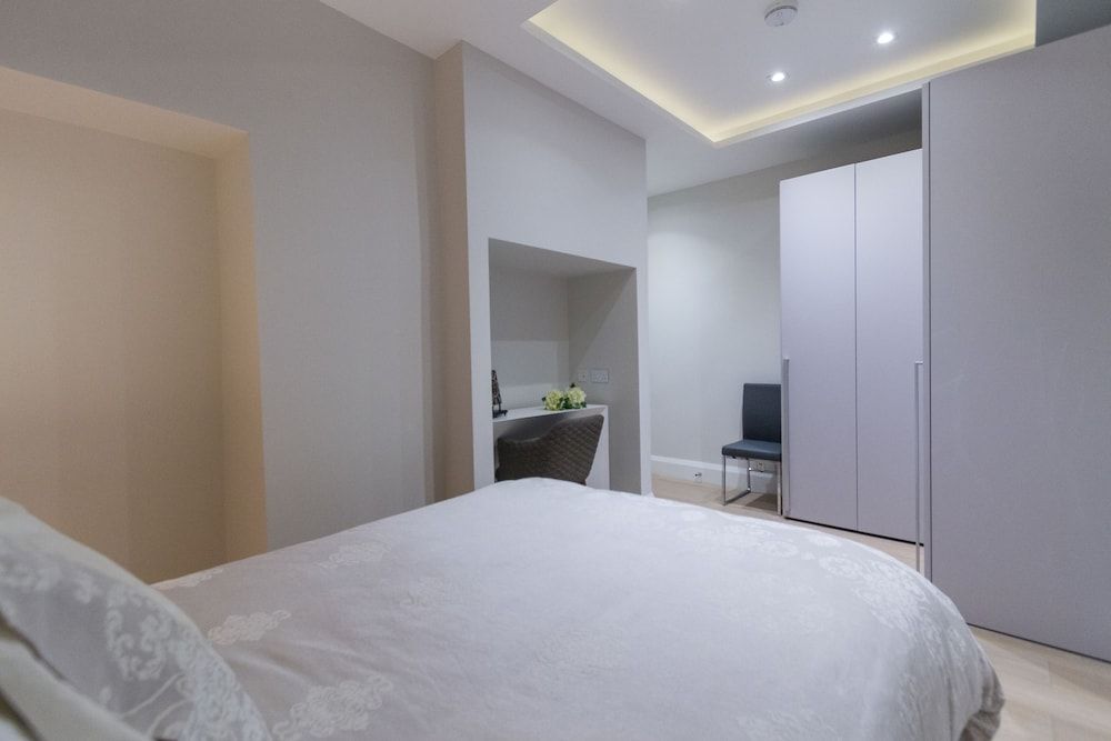 undefined 2 Palace Gardens 4