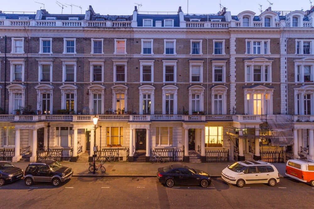 undefined 2 Palace Gardens 3