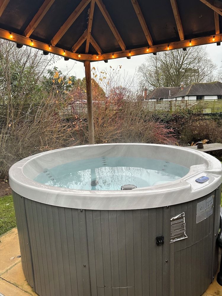 Burton Lodge Guest House and Spa Cabin, 1 Bedroom (NO PETS) 5