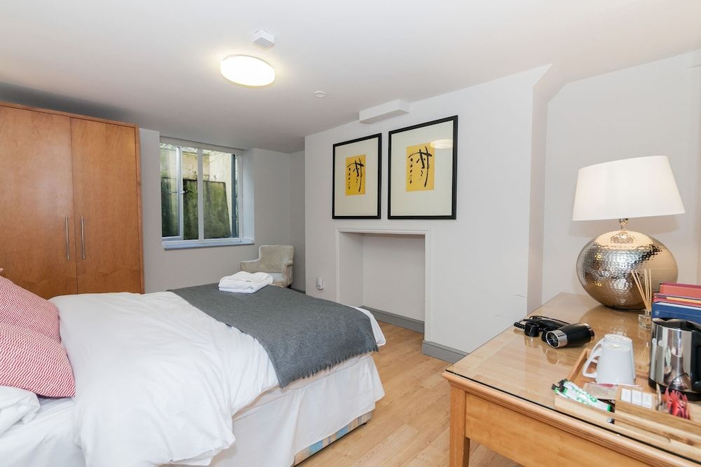 Townhouse No 12 Standard Double Room, 1 Double Bed, Shared Bathroom 3