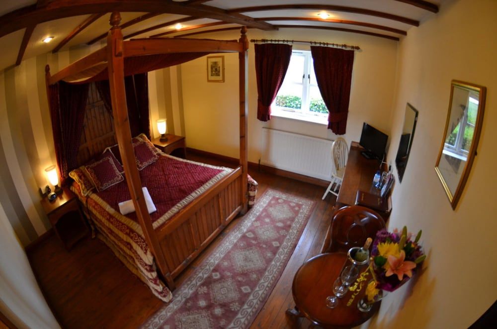 Double Room (Four Poster Bed)