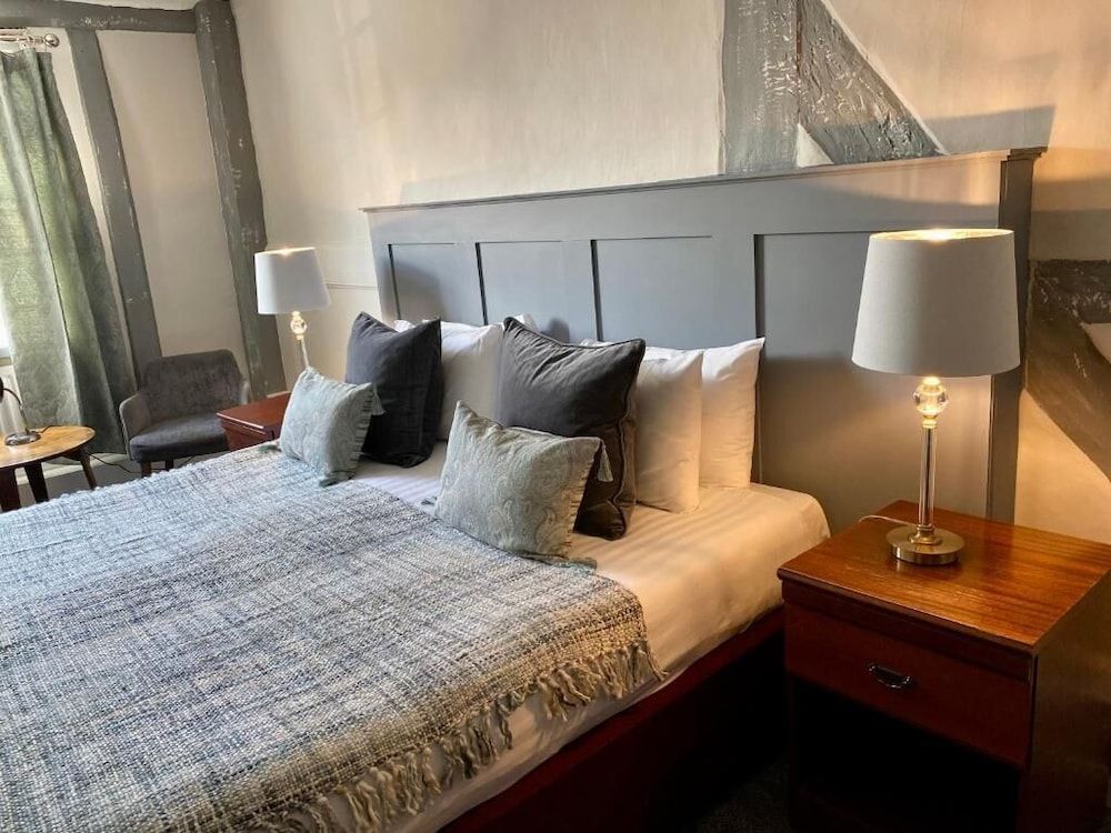 White Hart Hotel Twin Room 6