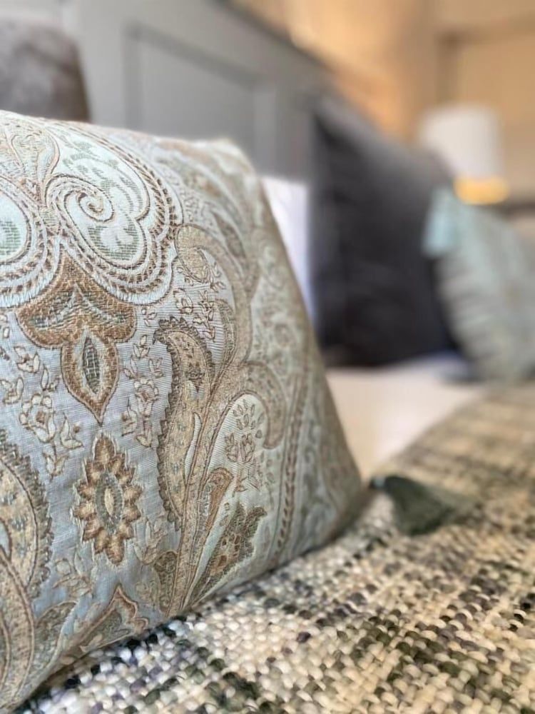 White Hart Hotel Twin Room 13