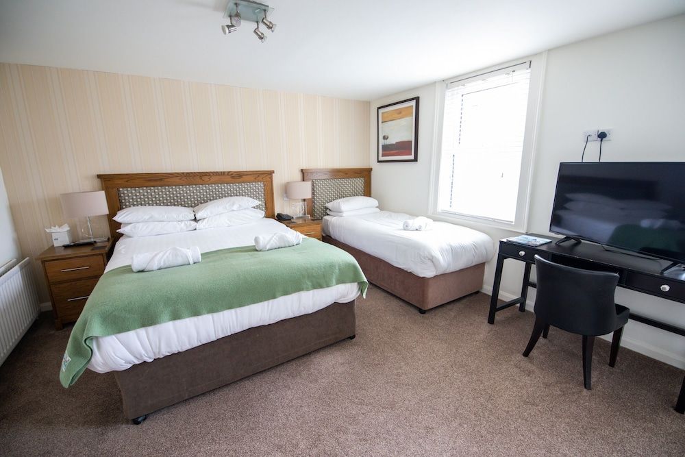 Triple Room, Multiple Beds