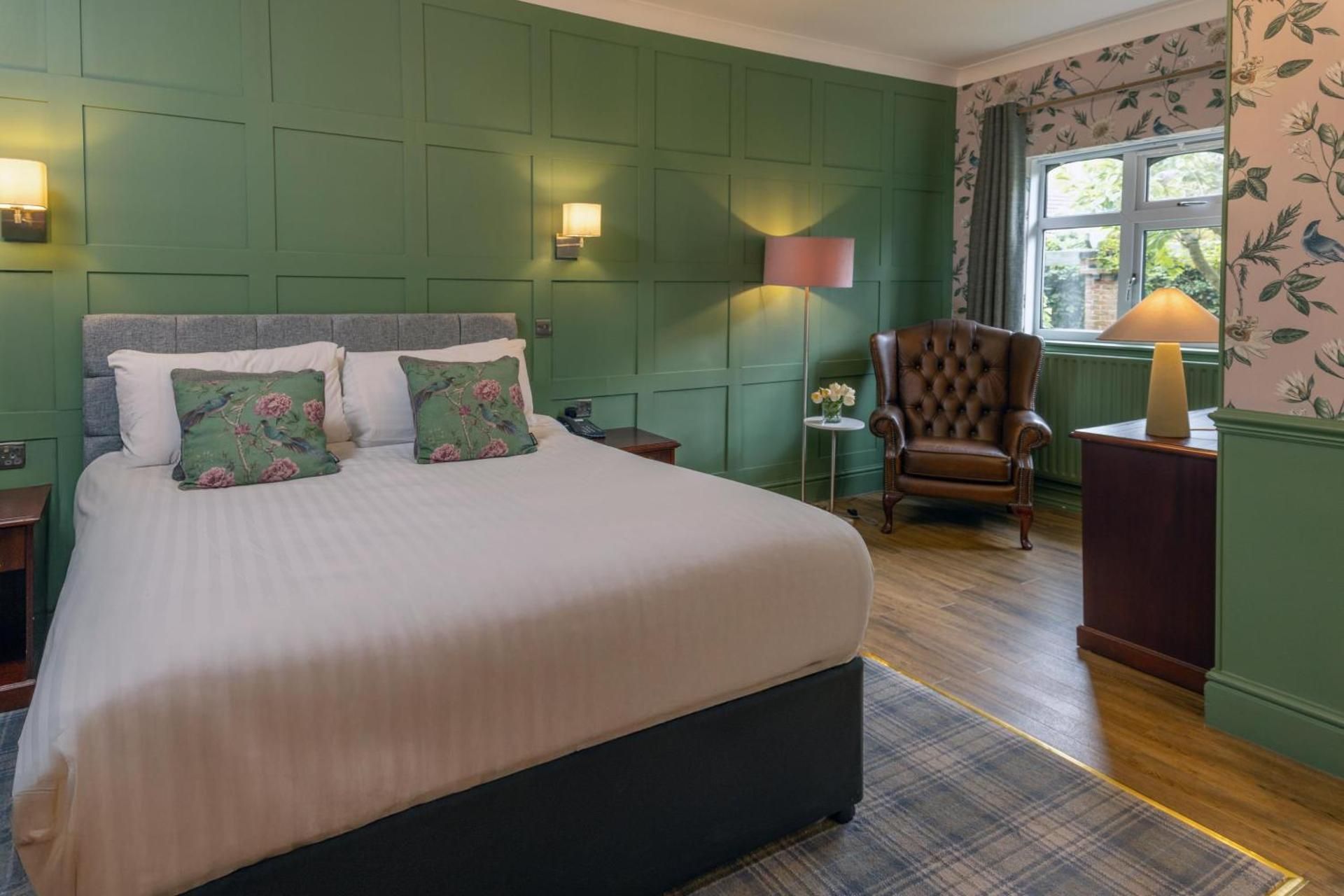 Deluxe King Room - Non-Smoking