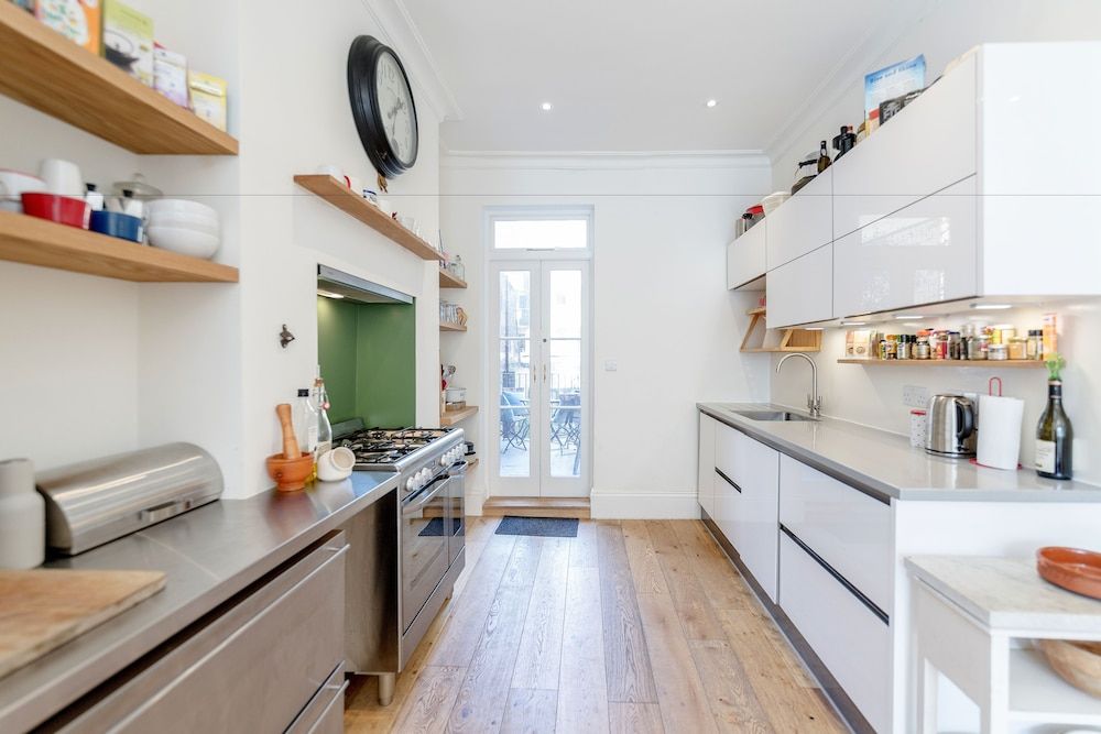 undefined Vauxhall Oasis - 3 Bed House by BaseToGo 6