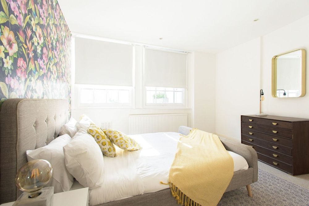 undefined The Harrods Mews - Modern 4BDR house with rooftop terrace 10