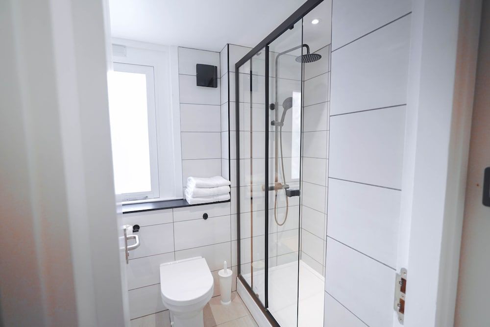 Camden Serviced Apartments by Globe Superior Studio Suite 3