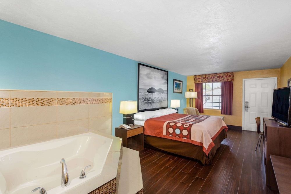 Studio Suite, 1 King Bed, Non Smoking