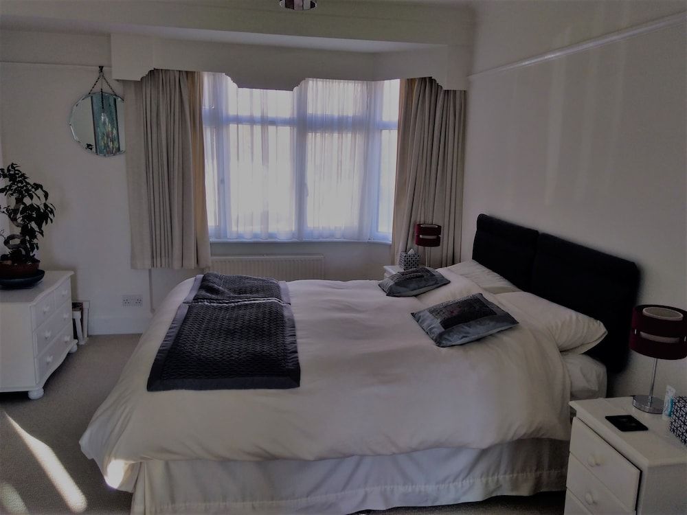 undefined Crystal Palace B&B 6