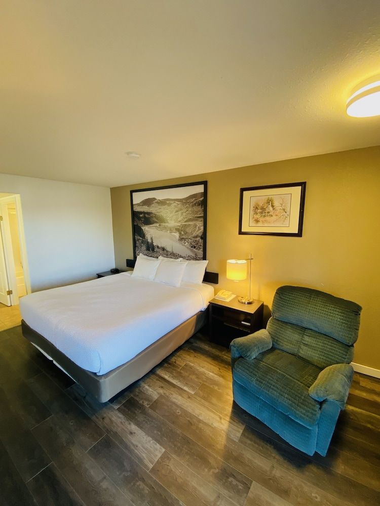 Room, 1 Queen Bed, Accessible, Refrigerator & Microwave