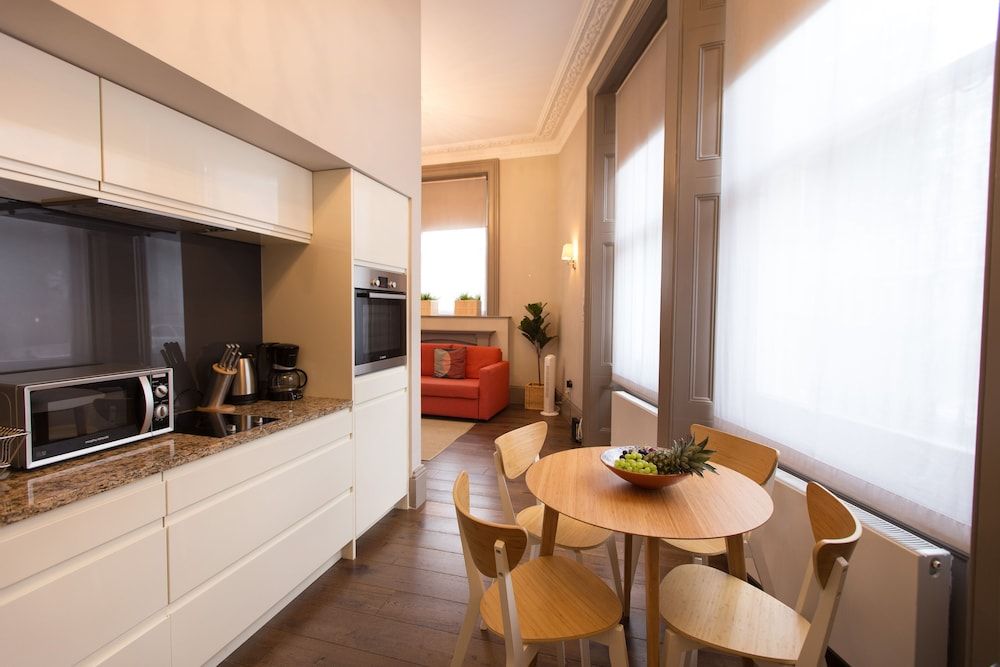 Emperors Gate Residence by Allô Housing Deluxe Apartment, 1 Double Bed with Sofa bed 8