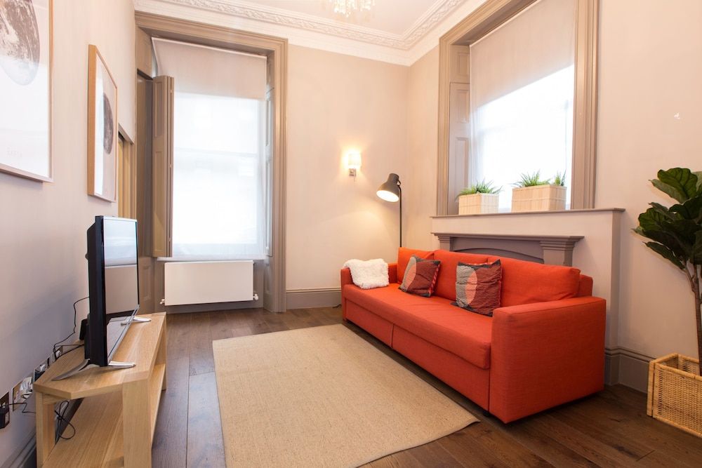 Emperors Gate Residence by Allô Housing Deluxe Apartment, 1 Double Bed with Sofa bed 7