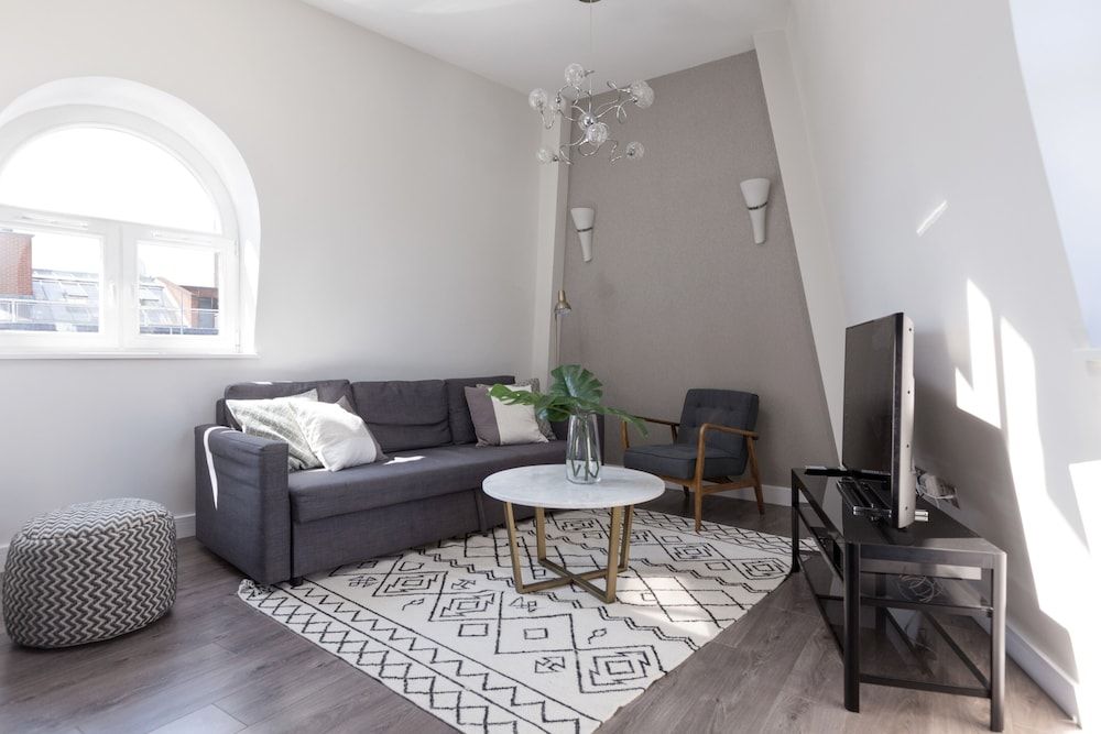 Emperors Gate Residence by Allô Housing Superior Penthouse 7