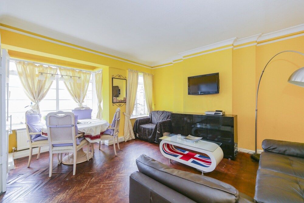 undefined Luxury Baker Street Apartment