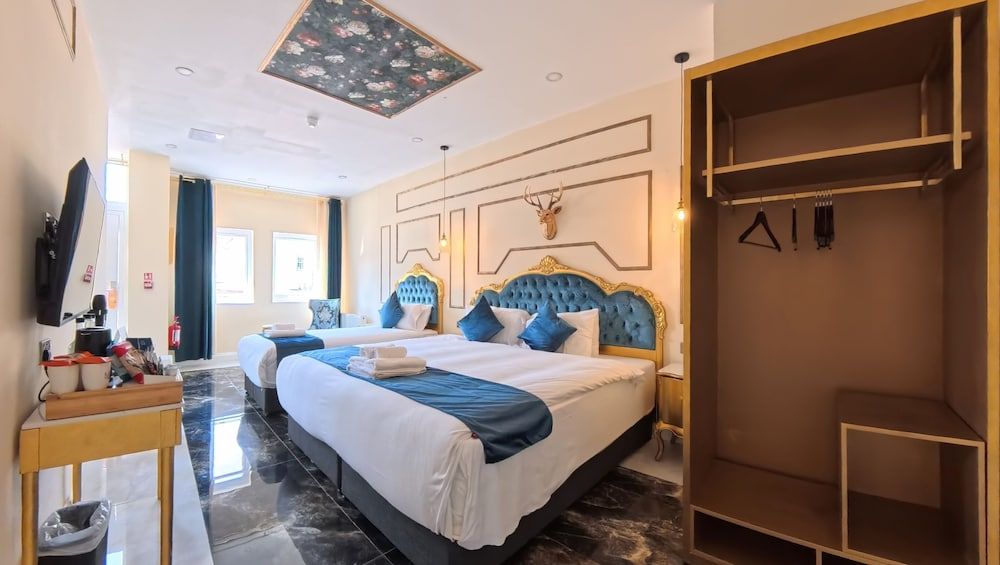 Executive Family Room