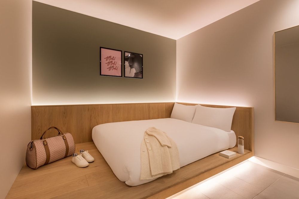 Assembly Leicester Square Compact and Comfy Windowless Room 4