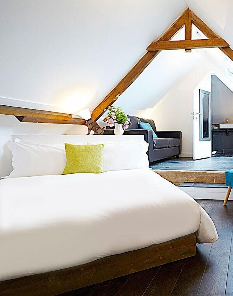 Live and Let Live Inn Double Room (Loft) 2