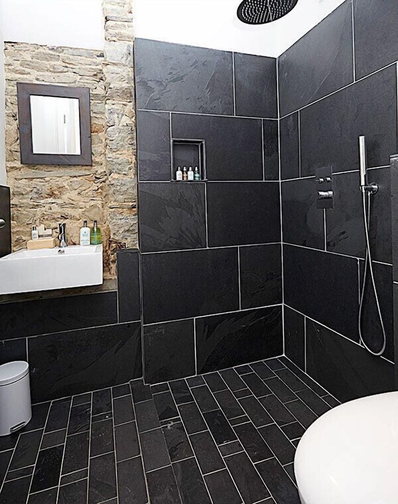 Live and Let Live Inn Double Room (Room1) 5