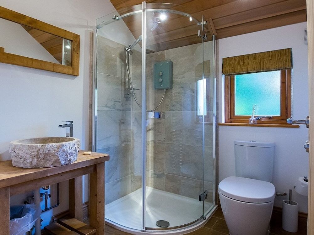 The Boathouse Classic Apartment, Ensuite (Heron Lodge) 5