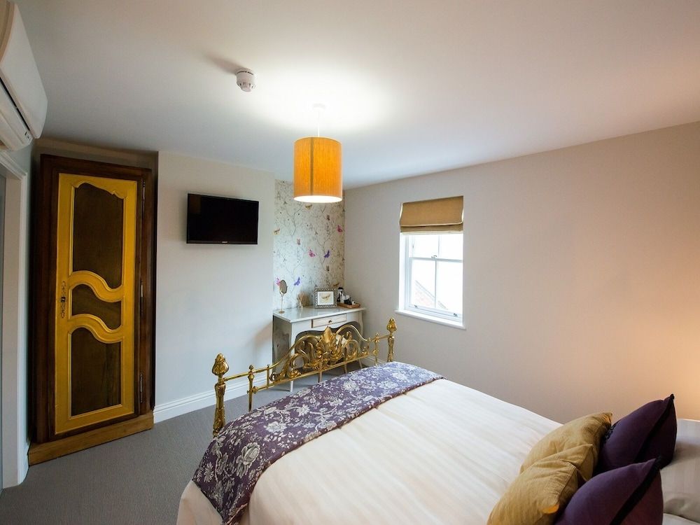 The Boathouse Superior Double Room, Ensuite (Treasure of the Broads) 2