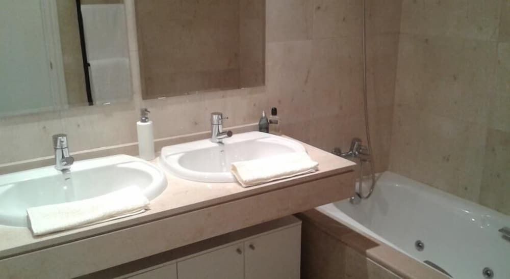 The Old Schoolhouse Inn Comfort Double Room Single Use, Garden View 2