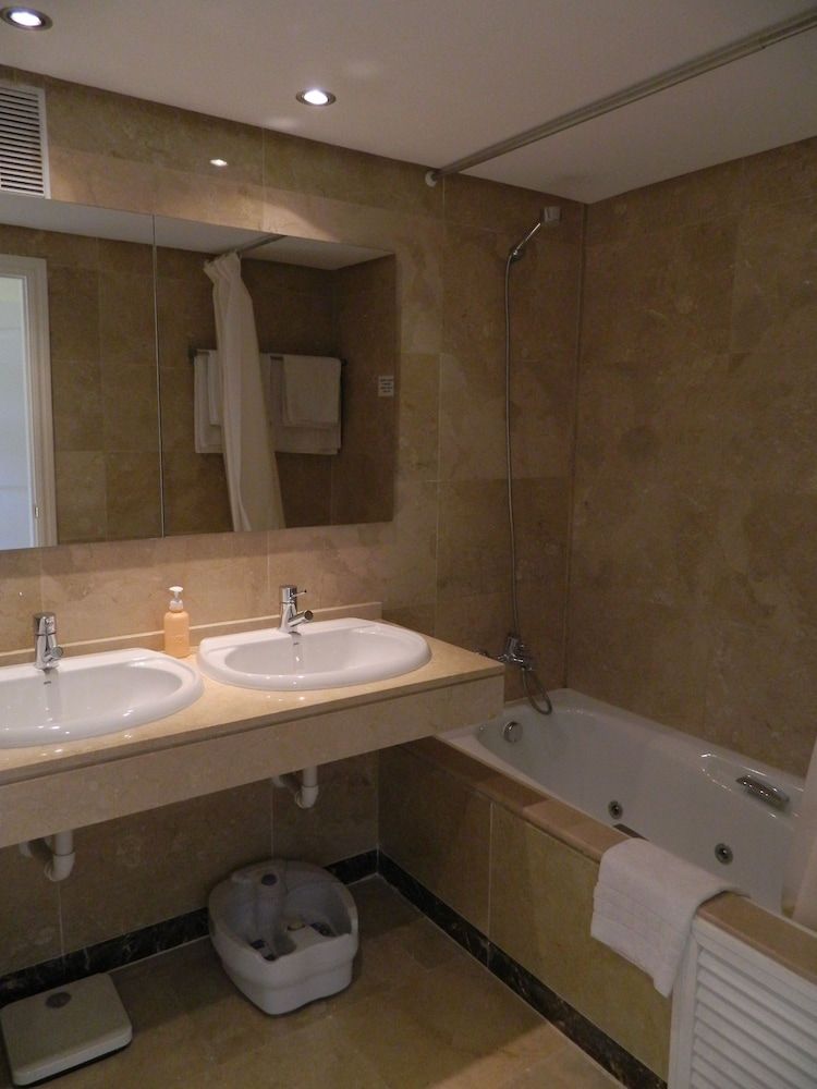 The Old Schoolhouse Inn Comfort Double Room Single Use, Garden View 5