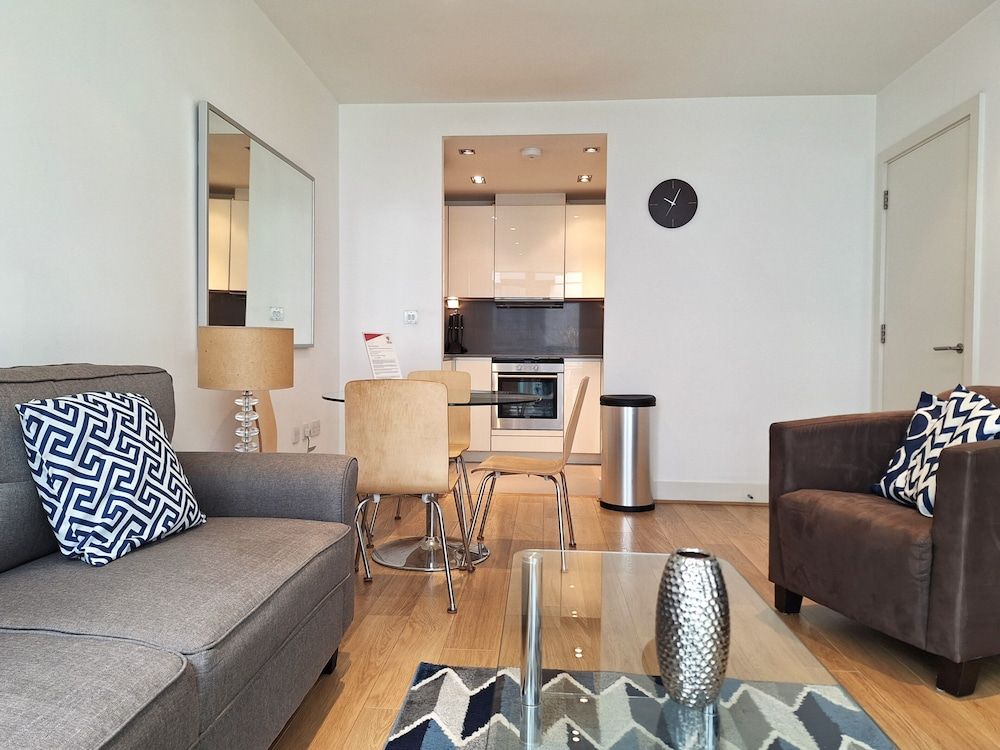 Still Life Tower Hill Deluxe Deluxe Apartment, 1 Bedroom 16