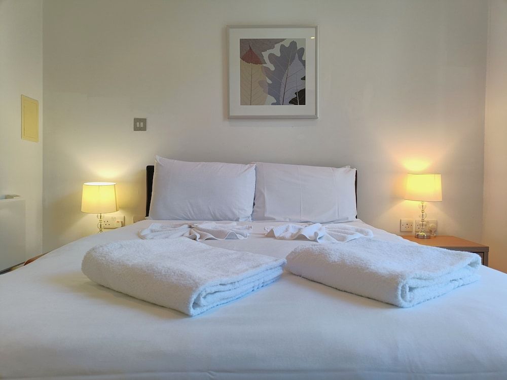 Still Life Tower Hill Deluxe Deluxe Apartment, 2 Bedrooms 3