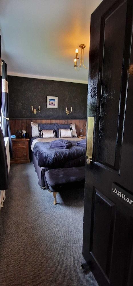 Room (C - Standard Double Room (Arran))