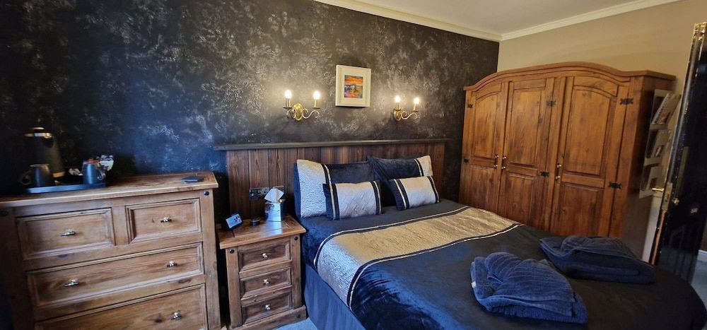 The Galley of Lorne Inn Room (E - Standard Double Room (Uist)) 2