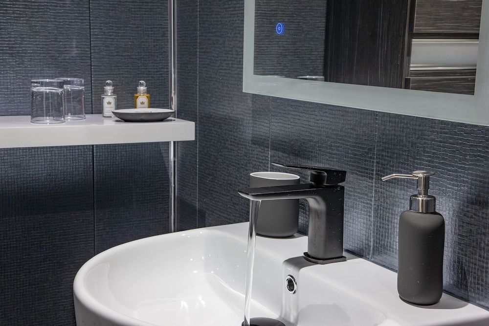 The Galley of Lorne Inn Room (E - Standard Double Room (Uist)) 6