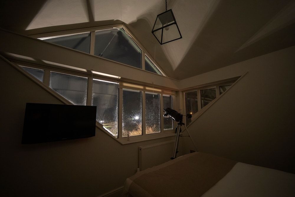 Victorian House Stargazer Room 6