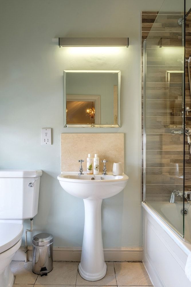 The Black Lion, Long Melford Standard Double Room 4