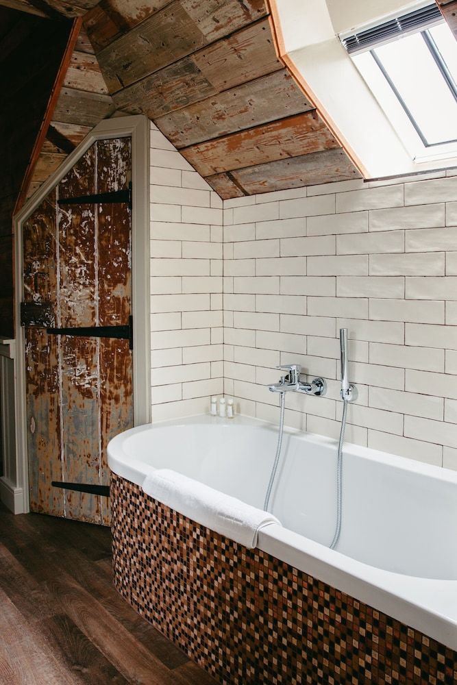 Crown Hotel Stamford Signature Hayloft Double Room 4