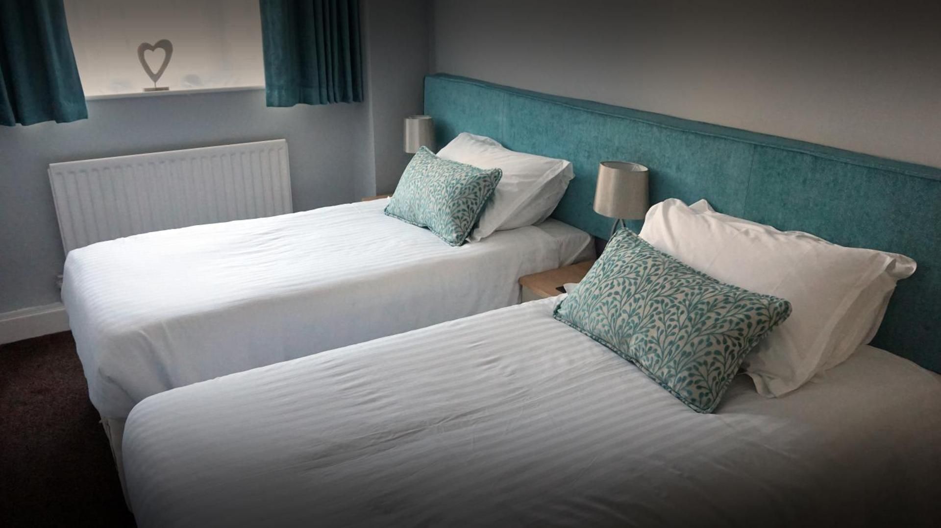 Super King or Twin Room with Bath