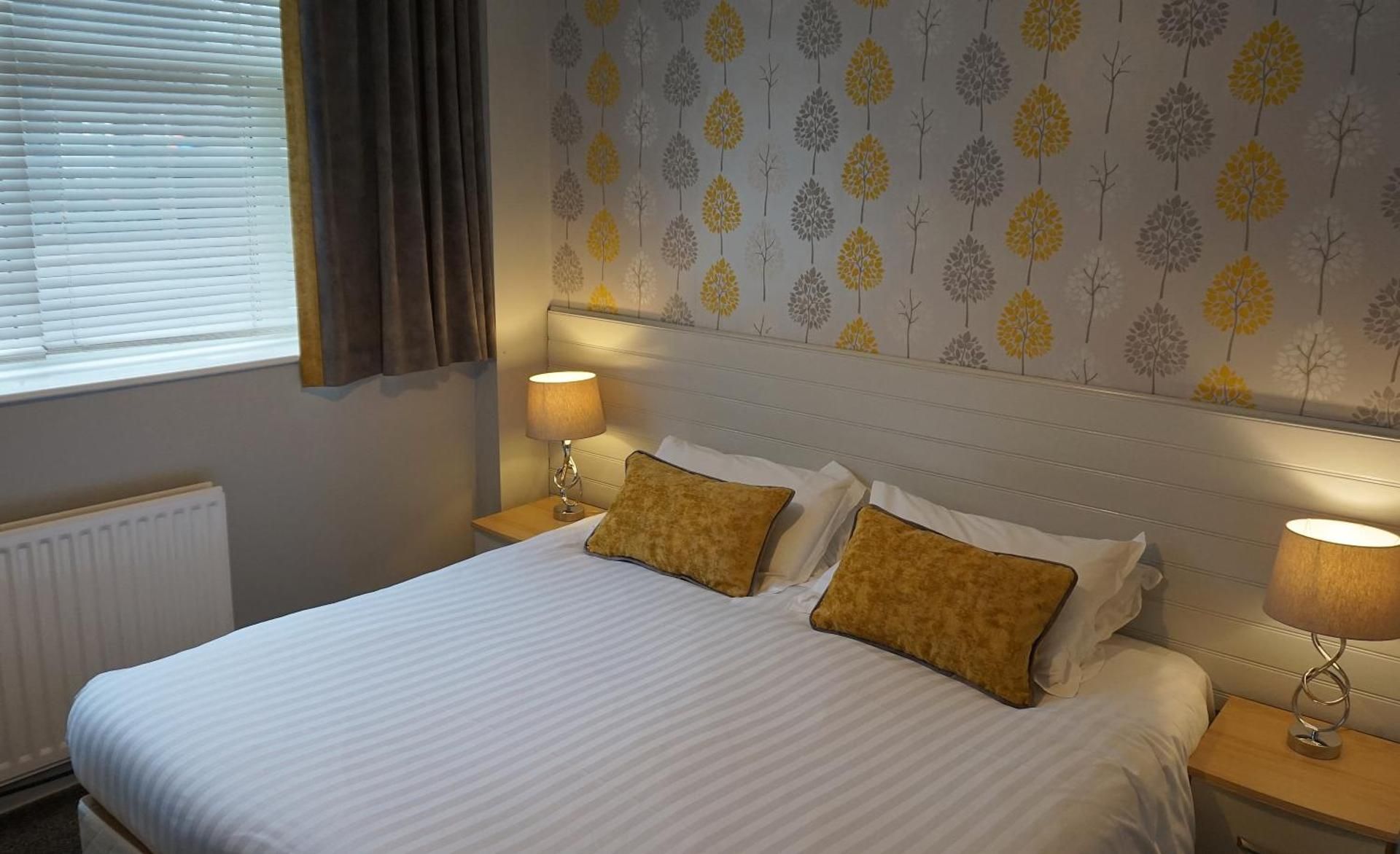 Super King or Twin Room with Shower
