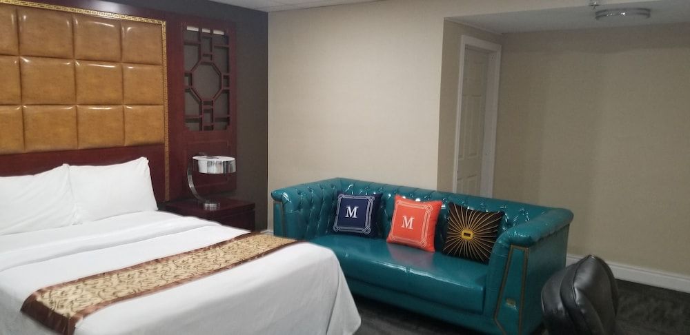 undefined Baymont by Wyndham Montreal Airport 8