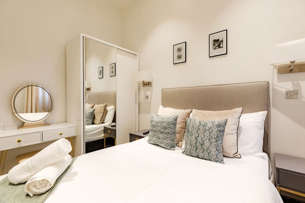 High Street Kensington Apartments Superior Apartment, Ensuite 6