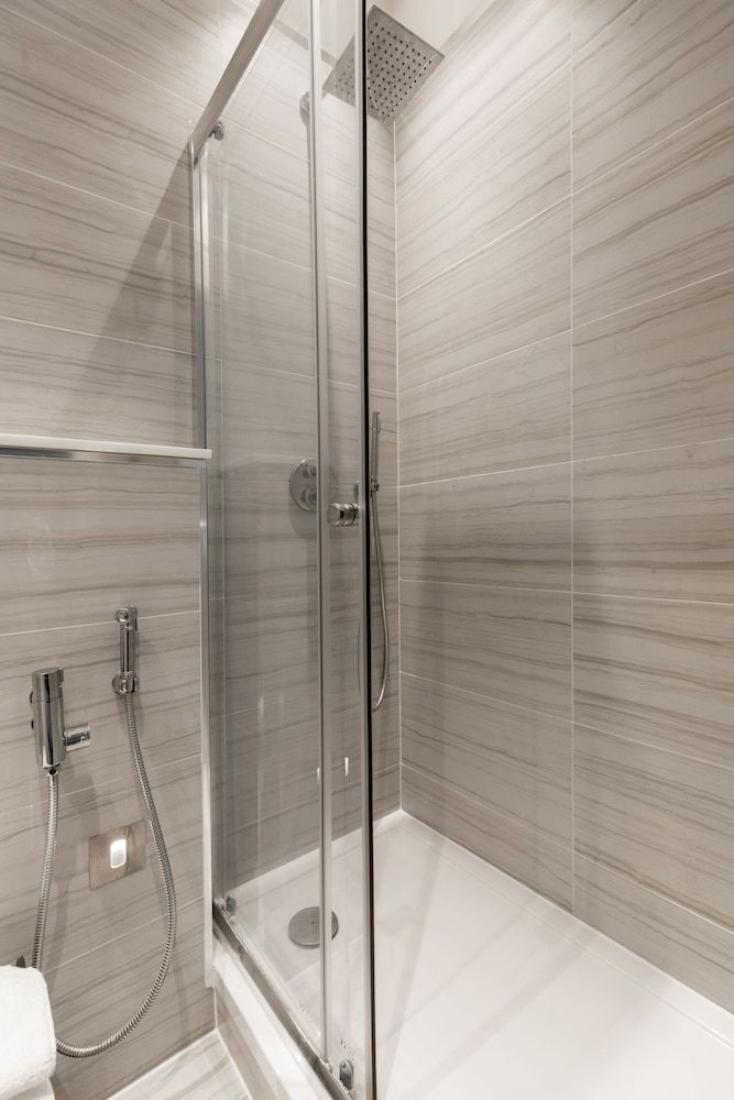 High Street Kensington Apartments Superior Apartment, Ensuite 19