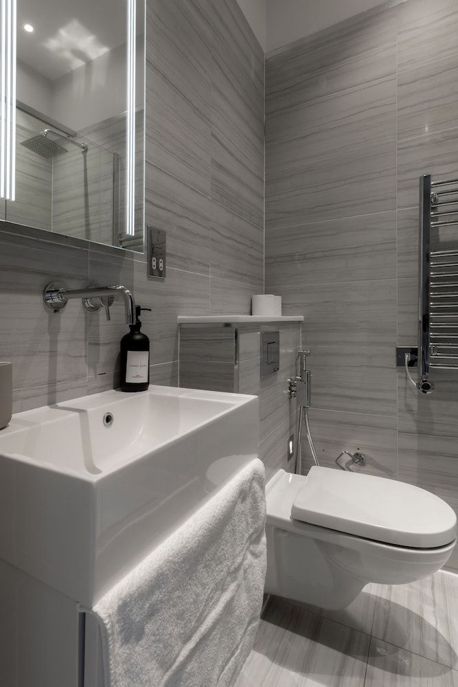 High Street Kensington Apartments Superior Apartment, Ensuite 23