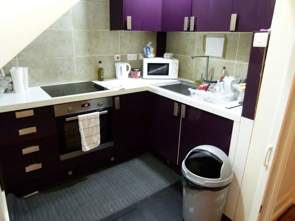 undefined SS Property Hub - Family Apartment Barons Court 9