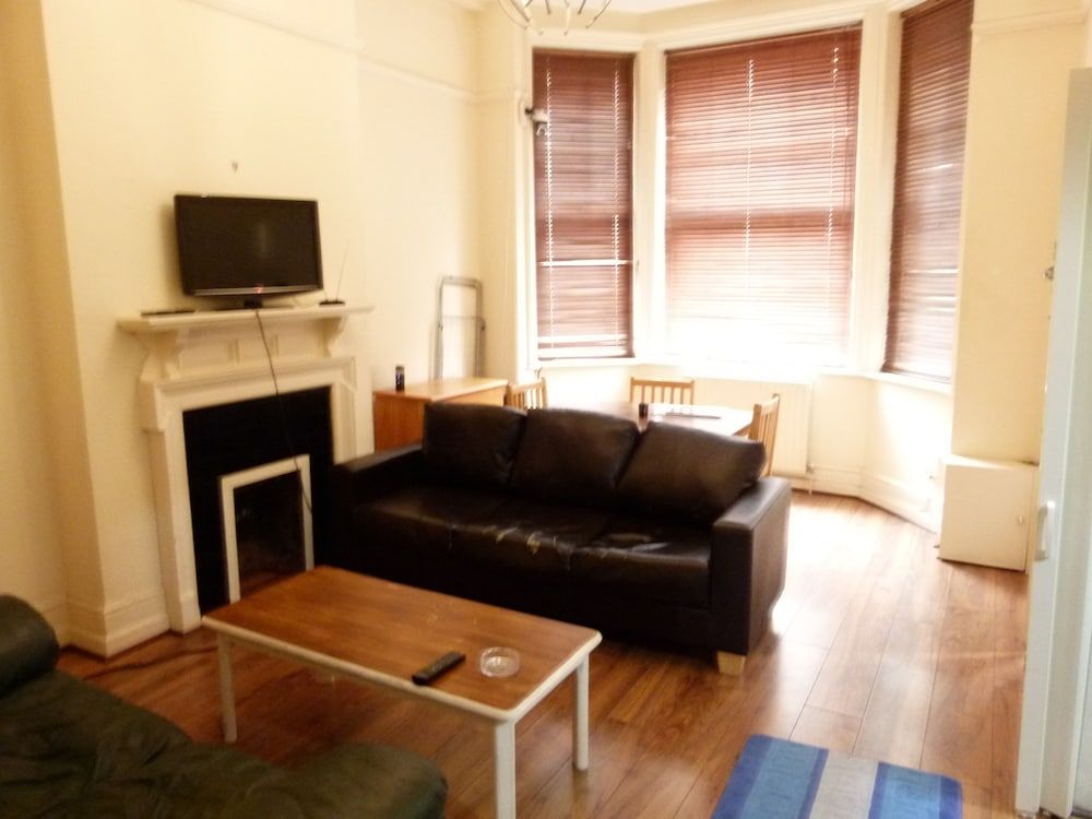 SS Property Hub - Family Apartment Barons Court Apartment, 2 Bedrooms 10