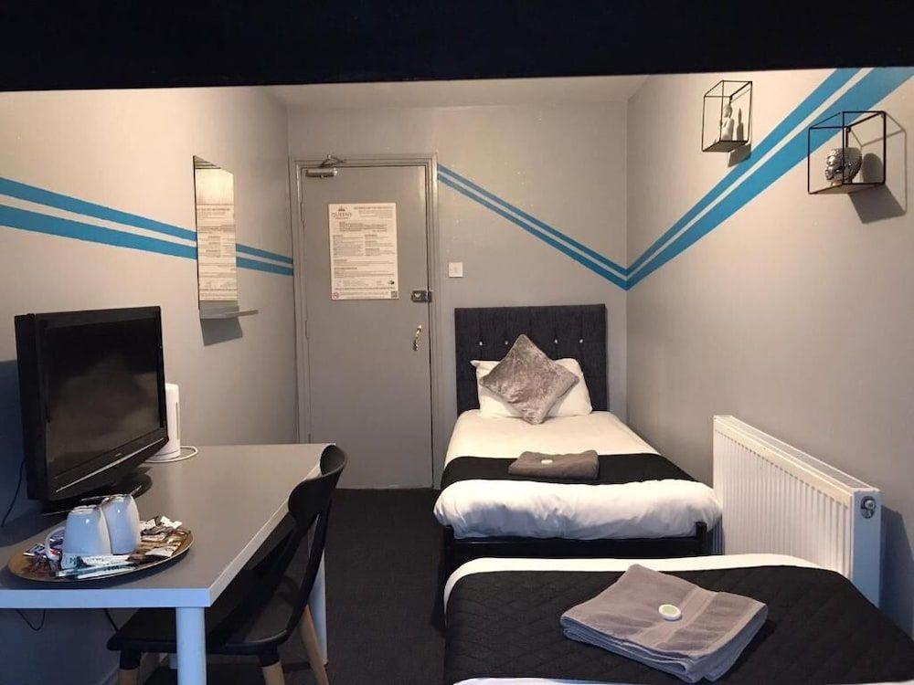 Queens Guesthouse Manchester Standard Twin Room 4