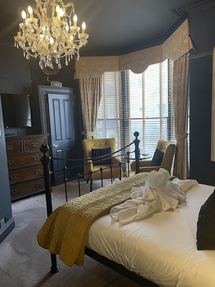 The Twenty One B&B Deluxe Double Room, Ensuite, Partial Sea View (room  no 3) 3