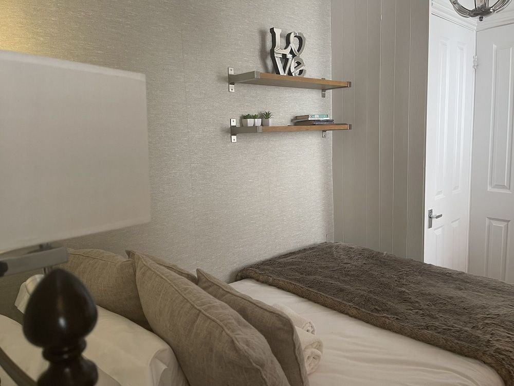 The Twenty One B&B Comfort Single Room, Ensuite (room no 2) 6