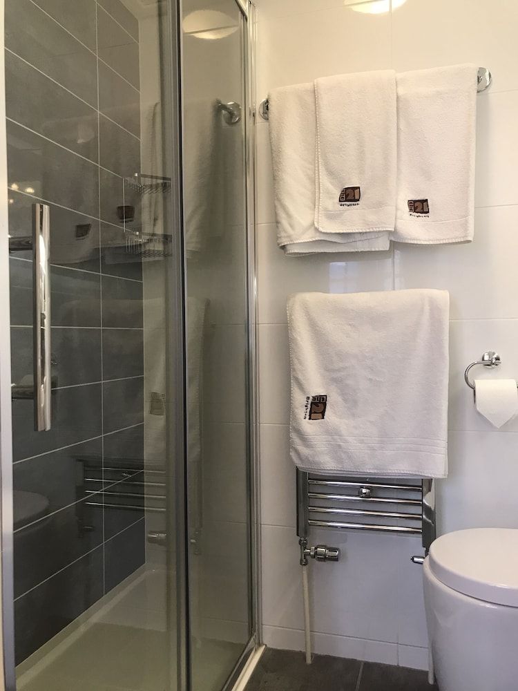 The Twenty One B&B Premier Double Room, Ensuite, Partial Sea View (room. no 6) 5