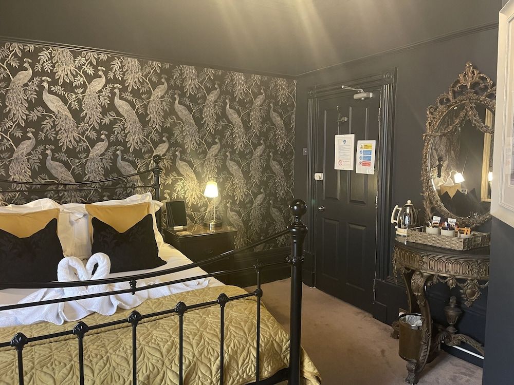 The Twenty One B&B Deluxe Double Room, Ensuite, Partial Sea View (room  no 3) 2
