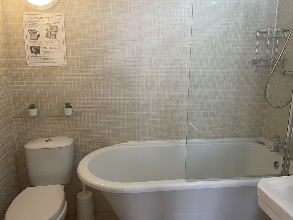The Twenty One B&B Deluxe Double Room, Ensuite, Partial Sea View (room  no 3) 7